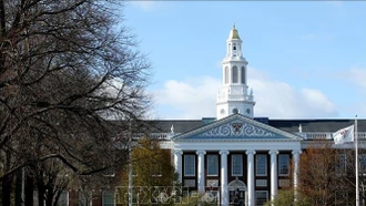 Chính quyền Trump thu hồi quyền tuyển sinh sinh viên quốc tế của Đại học Harvard
