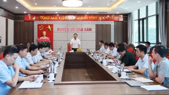 Phó Chủ tịch Thường trực UBND tỉnh Hoàng Quốc Khánh làm việc với huyện Văn Bàn về sắp xếp, sáp nhập đơn vị hành chính cấp xã