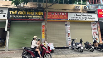 Nhiều cửa hàng không mở cửa.