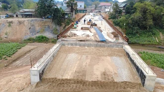Triển khai 10 mũi thi công "xuyên nghỉ lễ" làm đường nối cao tốc Nội Bài - Lào Cai