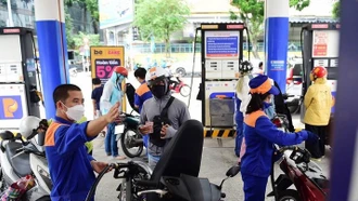 Giá xăng quay đầu đi xuống, RON 95 còn hơn 19.500 đồng/lít