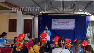 Truyền thông “Nâng cao nhận thức về bình đẳng giới và phòng chống bạo lực gia đình” cho phụ nữ vùng cao Nậm Cọ