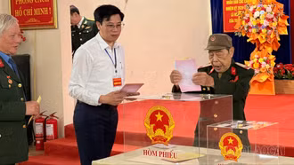 Đến 15 giờ 20 phút, Lào Cai là tỉnh dẫn đầu cả nước với tỷ lệ 99,8% cử tri đã tham gia bầu cử