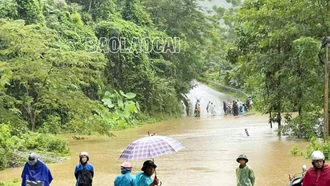 Mưa lũ do hoàn lưu bão số 3 gây sạt lở nhiều tuyến đường trên địa bàn tỉnh