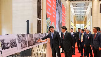 Chủ tịch nước Lương Cường dự Giao lưu hữu nghị Việt - Lào