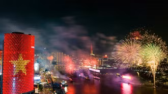 Pháo hoa đặc sắc “thắp sáng” bầu trời Thành phố Hồ Chí Minh ngày Đại lễ