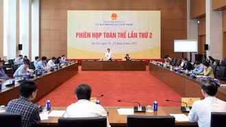 Đề xuất liên thông cán bộ, công chức cấp xã với cấp tỉnh, thống nhất chế độ công vụ