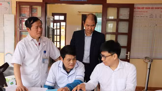 Giám sát công tác phòng, chống dịch sởi tại huyện Bắc Hà