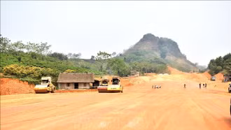 Hoàn thành giải phóng mặt bằng, cung cấp vật liệu, không để "trượt" tiến độ các dự án giao thông trọng điểm