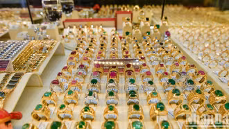 Giá vàng ngày 11/4: Tăng "dựng đứng", vượt 106 triệu đồng/lượng