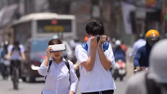 Thời tiết ngày 23/4: Bắc Bộ, Trung Bộ và Nam Bộ tiếp tục nắng nóng