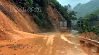 Quốc lộ 279 đoạn Phố Ràng - Nghĩa Đô xuất hiện nhiều điểm sạt lở gây mất an toàn giao thông