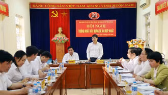 Bàn phương án hợp nhất Ban Quản lý Khu kinh tế tỉnh Lào Cai và Ban Quản lý các khu công nghiệp tỉnh Yên Bái