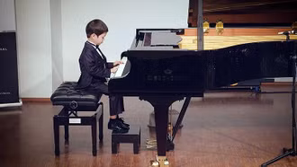 Hai thí sinh 5 tuổi của Việt Nam giành giải đặc biệt tại Liên hoan Nghệ thuật quốc tế Vienna