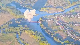 Ukraine tấn công mạng nhà sản xuất vũ khí hạt nhân của Nga; phá hủy cây cầu thứ 2 ở Kursk