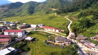 Vượt qua định kiến