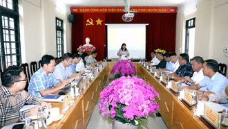 Phó Chủ tịch HĐND tỉnh Hoàng Thị Thanh Bình khảo sát tại xã Mường Bo