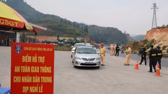 Công bố đường dây nóng tiếp nhận thông tin về giao thông và du lịch dịp nghỉ lễ 30/4 - 1/5