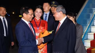 Thủ tướng Quốc vụ viện nước Cộng hòa Nhân dân Trung Hoa Lý Cường bắt đầu thăm chính thức Việt Nam