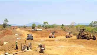 Thủ tướng đôn đốc đẩy mạnh giải ngân vốn đầu tư công những tháng cuối năm