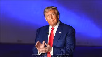 Bầu cử Mỹ 2024: Ông Donald Trump dẫn trước sít sao ở các bang chiến địa