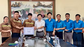 Liên đoàn Lao động tỉnh thăm, tặng quà người lao động nhân Tháng Công nhân