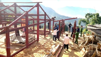 Niềm vui an cư ở Phình Hồ