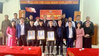 Đảng bộ xã Tằng Loỏng có thêm 9 đảng viên là người dân tộc thiểu số