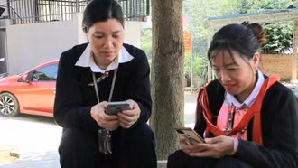 Lào Cai: Phụ nữ dân tộc thiểu số vùng cao mách nhau phòng tránh lừa đảo trên mạng