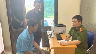 Khởi tố đối tượng mua bán trái phép chất ma túy