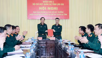 Bàn giao nhiệm vụ Phó Chỉ huy trưởng kiêm Tham mưu trưởng Bộ Chỉ huy Quân sự tỉnh