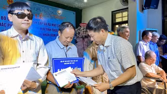 Chú trọng phát triển kinh tế - xã hội, bảo đảm an sinh xã hội và xóa đói giảm nghèo