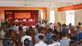 Thường trực Đảng ủy xã Hợp Thành tiếp xúc, đối thoại với người dân 