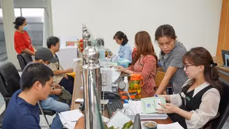 Nghỉ 15 ngày không lương trong tháng, công ty không đóng BHXH, đúng hay sai?