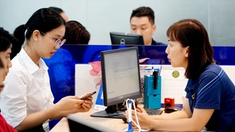 Từ 1/7/2025, ngừng giao dịch thẻ từ ATM, các ngân hàng hỗ trợ chuyển đổi