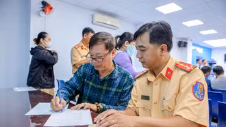 Sáp nhập tỉnh, người dân có cần đổi biển số xe, đăng ký xe không?