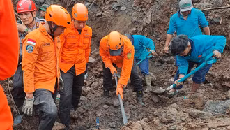 Indonesia: Lũ quét và lở đất ở Trung Java làm ít nhất 16 người thiệt mạng, 10 người bị thương