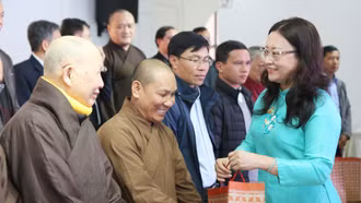 Gặp mặt đại biểu chức sắc, chức việc tiêu biểu các tôn giáo