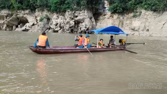 Tìm thấy thi thể nạn nhân bị lũ cuốn trôi khi bơi qua sông Chảy