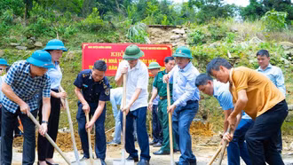 Xóa nhà tạm, giúp người dân ổn định cuộc sống