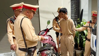 Lực lượng Cảnh sát giao thông liên tiếp bắt giữ nhiều đối tượng tàng trữ trái phép chất ma túy