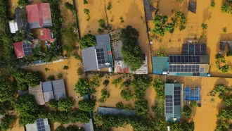 Vẫn còn hơn 7.000 ngôi nhà bị ngập do mưa lũ sau bão số 11