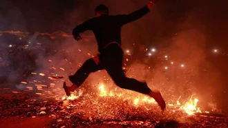 Bước nhảy thiêng của người Dao đỏ đón tổ tiên về ăn Tết