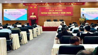 Tuyên truyền Luật BHYT mới tại phường Cam Đường