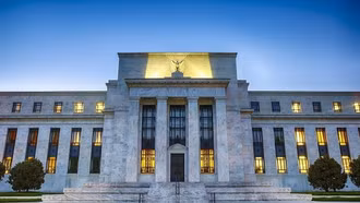 Fed điều chỉnh lãi suất, thị trường toàn cầu 'nín thở' chờ quyết định