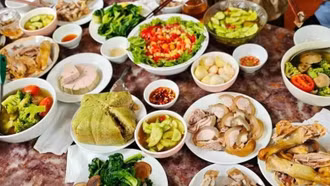 Tiêu dùng thực phẩm mất cân đối dinh dưỡng, người Việt đang gánh bệnh tật kép