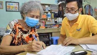 Lương hưu: 'phao an sinh' không thể để chòng chành