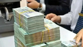 Vì sao nhiều người mang tiền gửi ngân hàng?