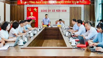 Tổ công tác số 10 của Tỉnh ủy làm việc với xã Văn Bàn, Võ Lao