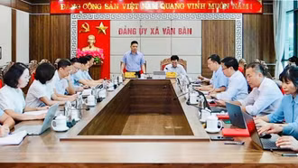 Tổ công tác số 10 của Tỉnh ủy làm việc với xã Văn Bàn, Võ Lao